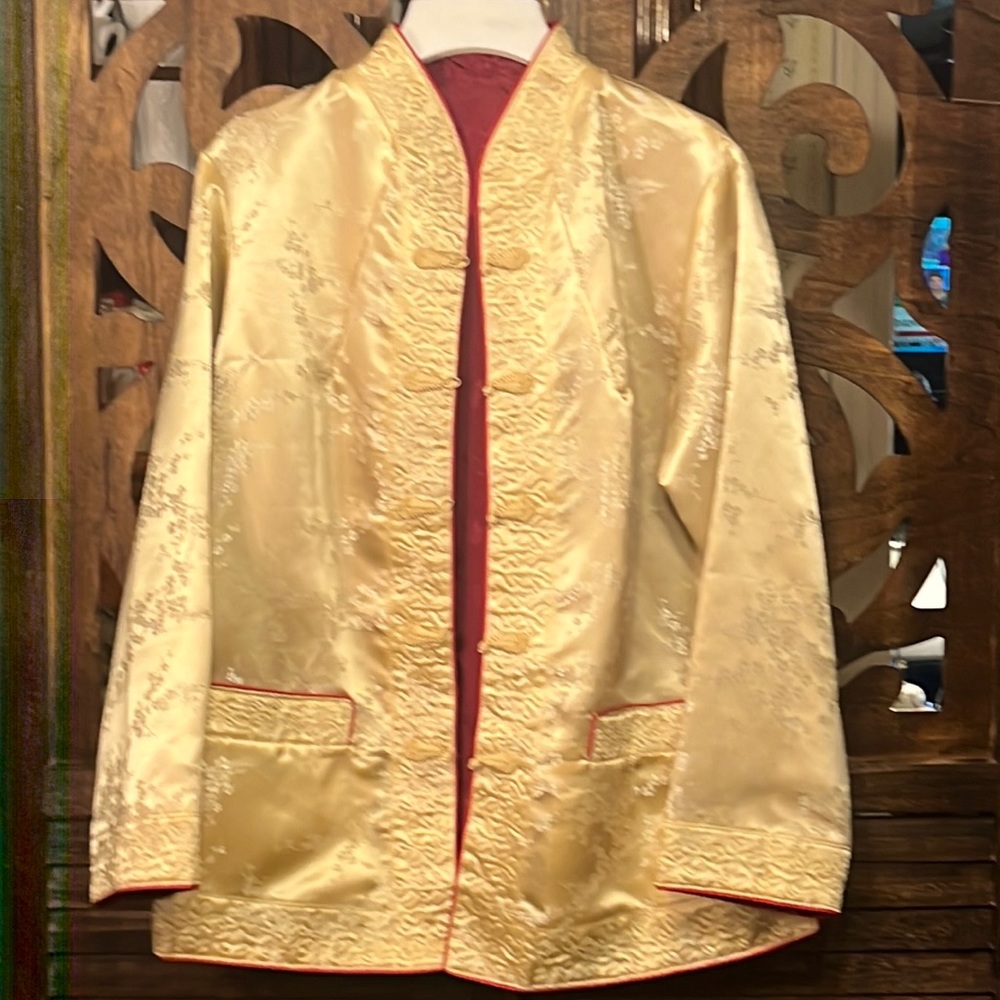 EUC XL Oriental Reversible satin gold or satin burgundy jacket.